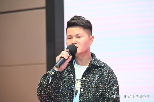 重磅!蓝博旺铝业2024年会盛典暨新品垭口套发布会(图4) 重磅!蓝博旺铝业2024年会盛典暨新品垭口套发布会(图4)